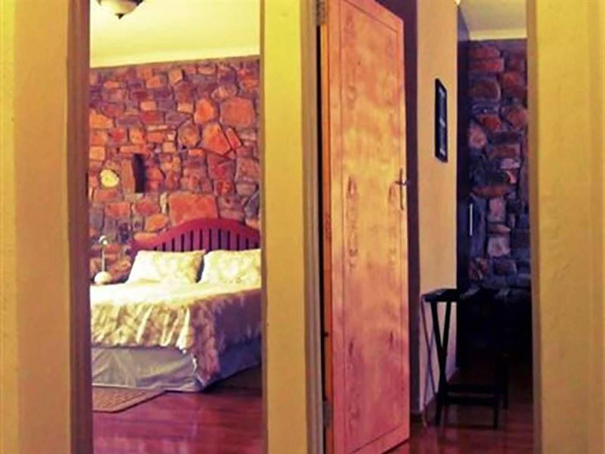 A New Earth Guest Lodge 弗朗西斯敦 外观 照片