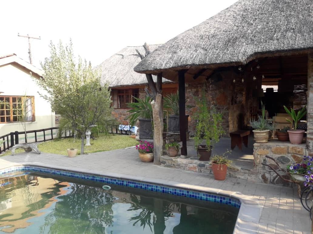 A New Earth Guest Lodge 弗朗西斯敦 外观 照片